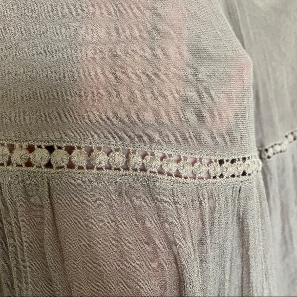 Cropped open shoulder Taupe tank top - Picture 2 of 5